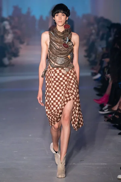 Look 14